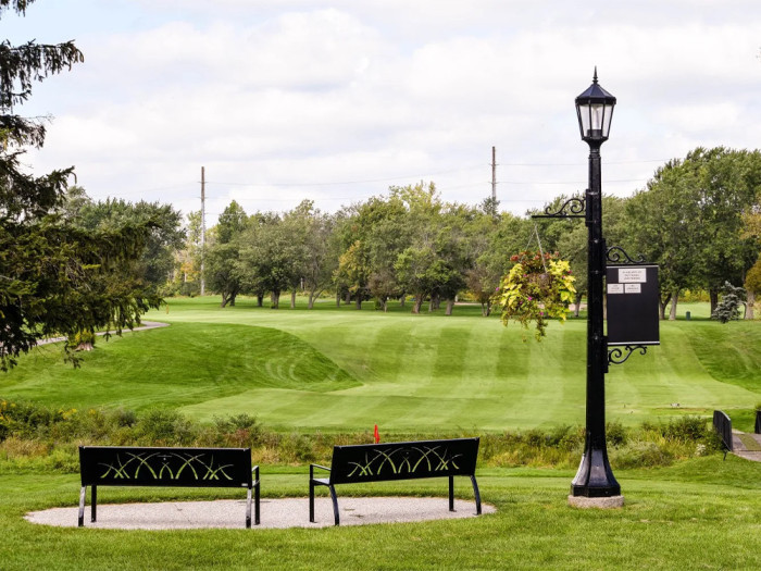 Stroll through the Charming Bridgewater Country Club