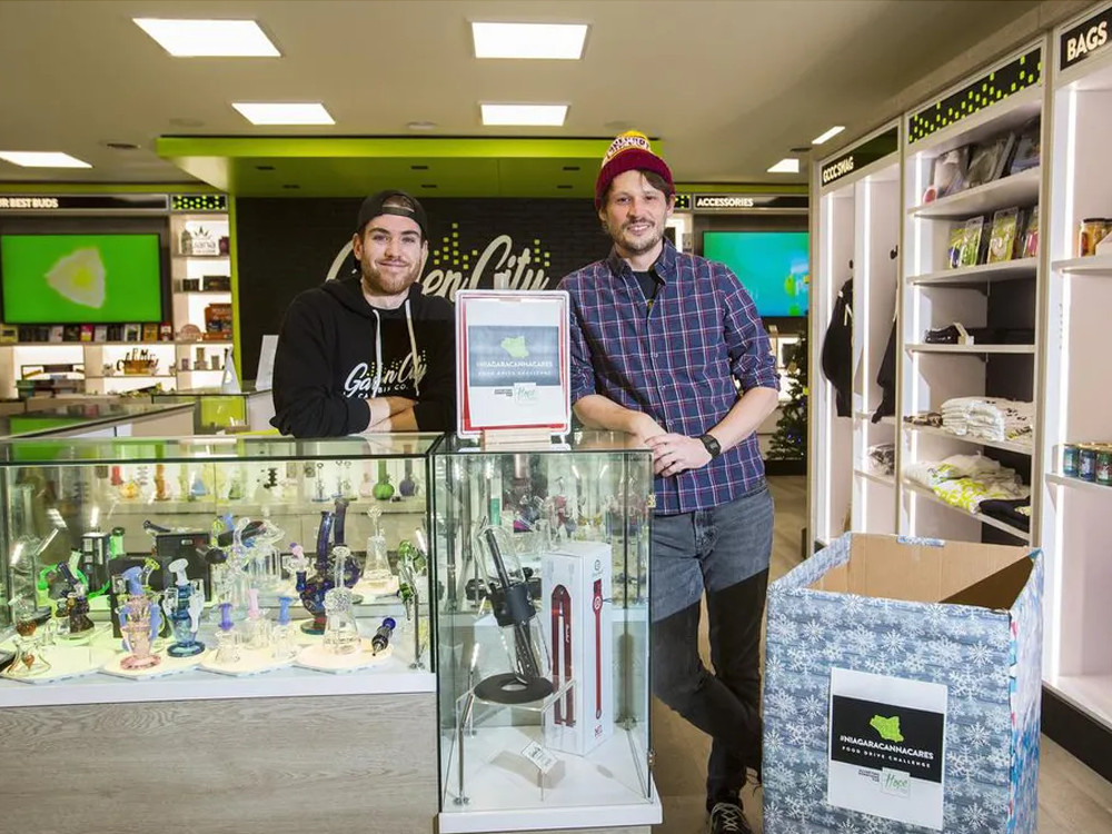 12 Niagara Dispensaries Join Forces for the Holidays